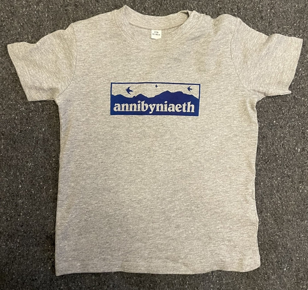 Crys-T Babi Bluebirds Annibyniaeth